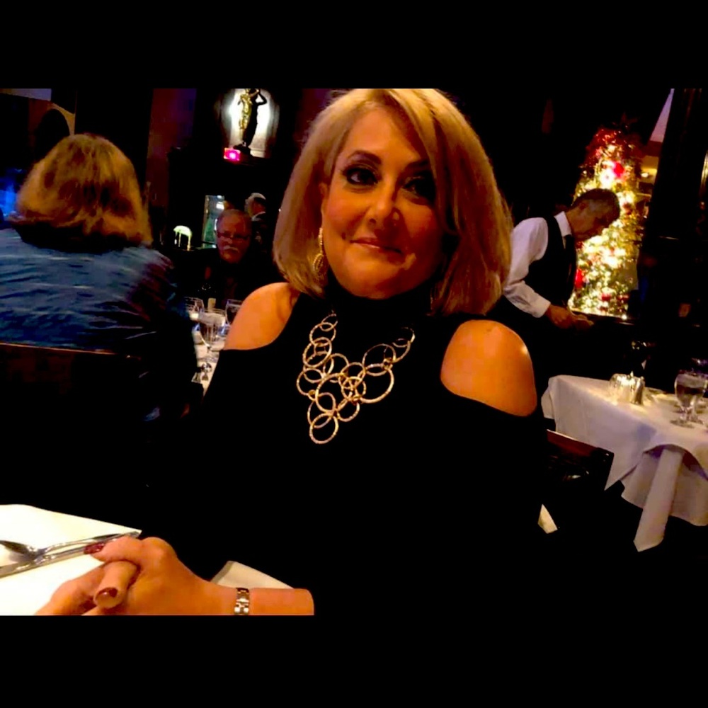 Meet your Posher, Lorrie